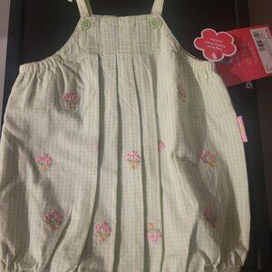 Carter's baby girl sunsuit, size 6 months